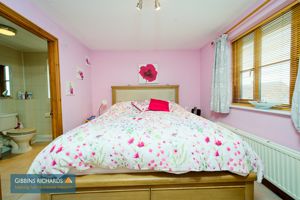 Bedroom- click for photo gallery